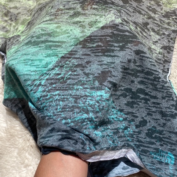 The North Face Burnout Green / Gray Mountains T-Shirt - Picture 5 of 9